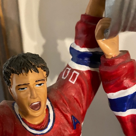 NHL Black and White Hockey Player Figurines - Picture 4 of 8